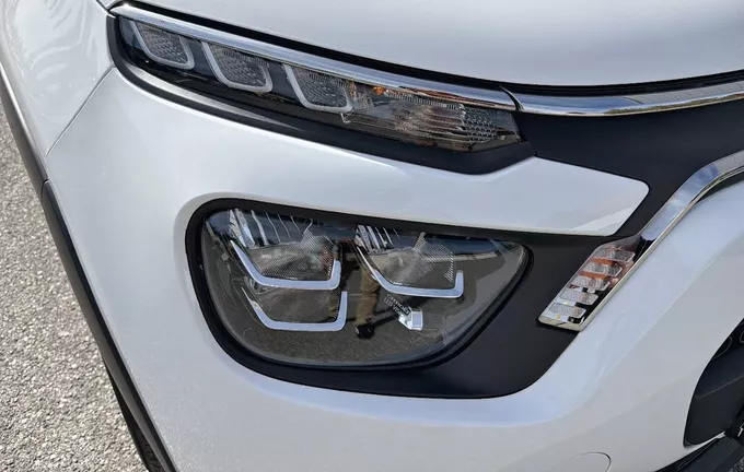 CITROEN C3 PureTech 110 S&S EAT6 Shine photo 16 946156
