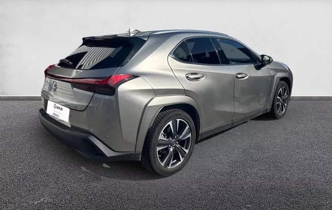 LEXUS UX 250h 4WD Executive extérieur trois quart arrière droit 1103106