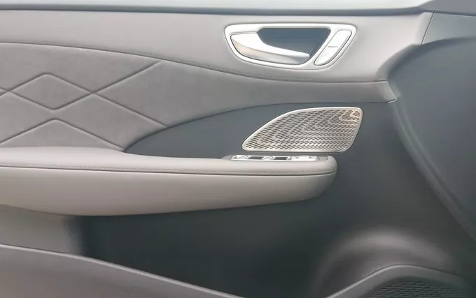 MG MGS6 EV MGS6 EV Luxury photo 20 9907