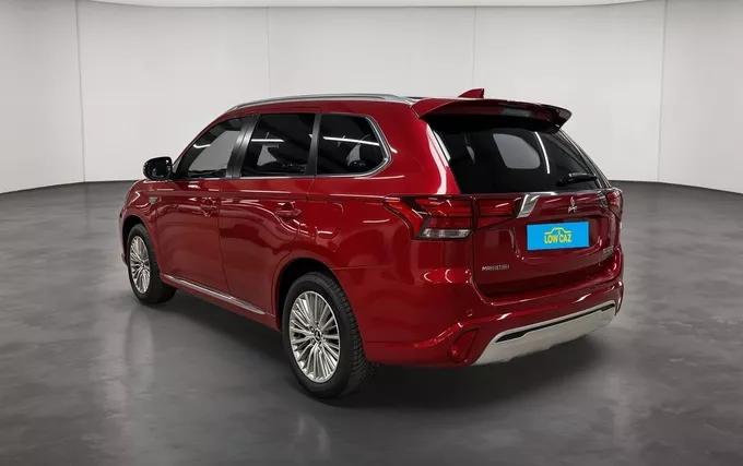 MITSUBISHI OUTLANDER 2.4l PHEV Twin Motor 4WD Instyle extérieur trois quart arrière gauche 213717