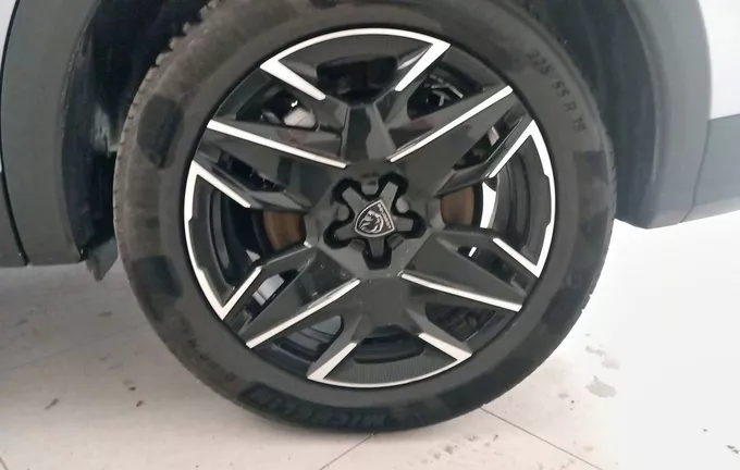 PEUGEOT 5008 Hybrid 136 e-DCS6 Allure photo 13 944188