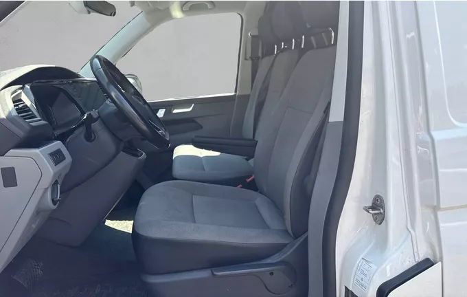 VOLKSWAGEN UTILITAIRES TRANSPORTER 6.1 VAN L1H1 2.0 TDI 204 DSG7 4MOTION EDITION extérieur trois quart arrière droit 106253