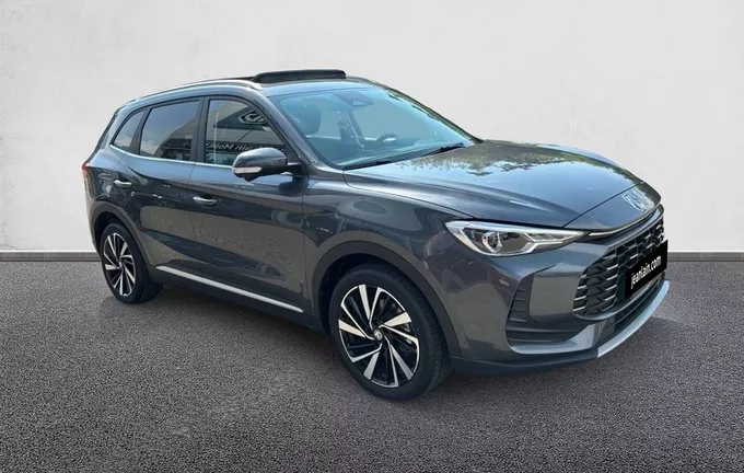 MG ZS 1.5 L Hybrid+ 197 ch Luxury extérieur trois quart avant droit 8609