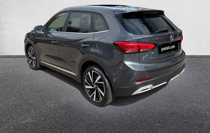 MG ZS 1.5 L Hybrid+ 197 ch Luxury extérieur trois quart arrière gauche 8609