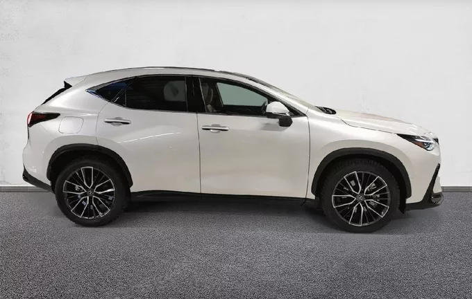 LEXUS NX 450h+ 4WD Hybride Rechargeable Executive extérieur côté droit 76205
