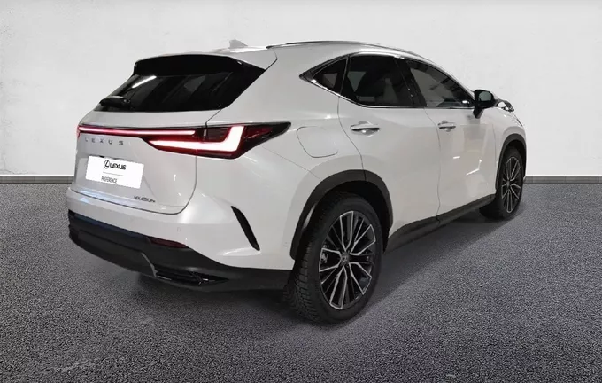 LEXUS NX 450h+ 4WD Hybride Rechargeable Executive extérieur trois quart arrière droit 76205