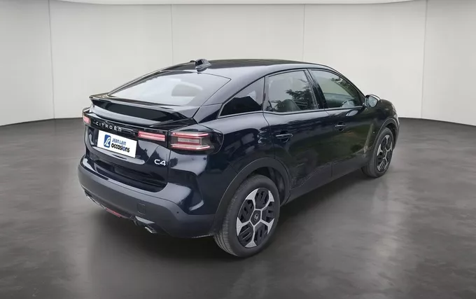CITROEN C4 Hybride 136 e-DCS6 Plus extérieur trois quart arrière droit 946704