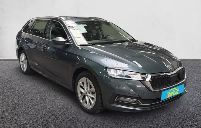 SKODA OCTAVIA Combi 2.0 TDI 150 ch DSG7 Style extérieur trois quart avant droit 213147