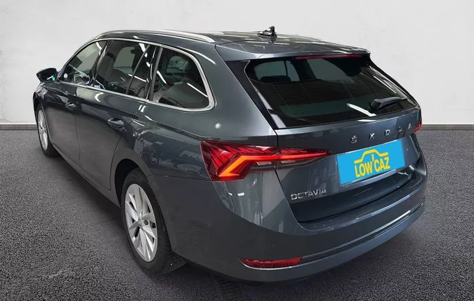 SKODA OCTAVIA Combi 2.0 TDI 150 ch DSG7 Style extérieur trois quart arrière gauche 213147