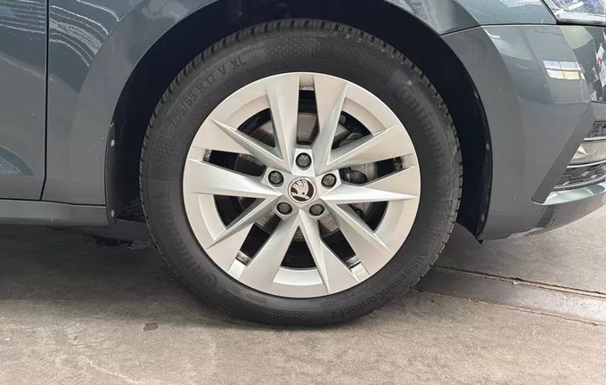 SKODA OCTAVIA Combi 2.0 TDI 150 ch DSG7 Style photo 9 213147