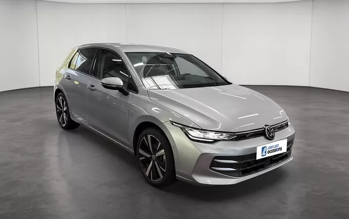 VOLKSWAGEN GOLF 1.5 eTSI EVO2 116 DSG7 VW Edition extérieur trois quart avant droit 2131853