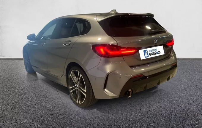 BMW SERIE 1 118i 136 ch DKG7 M Sport extérieur trois quart arrière gauche 2128387