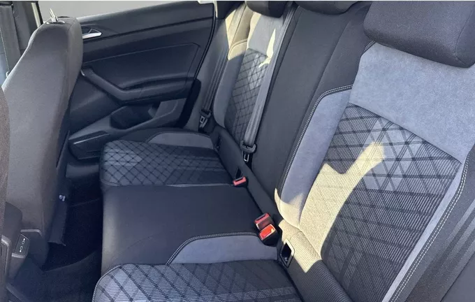 VOLKSWAGEN POLO 1.0 TSI 95 S&S BVM5 R-Line extérieur arrière 2123515