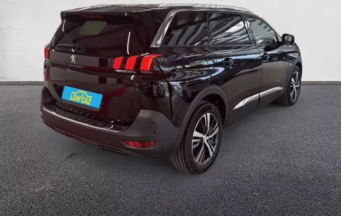PEUGEOT 5008 BlueHDi 130ch S&S EAT8 Allure Pack extérieur trois quart arrière droit 213395