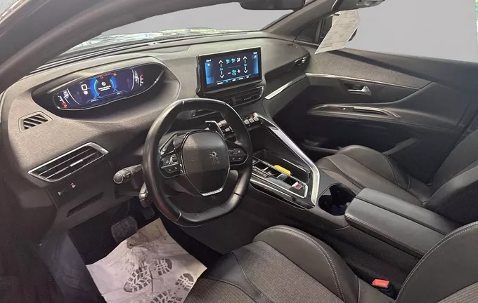 PEUGEOT 5008 BlueHDi 130ch S&S EAT8 Allure Pack photo 11 213395