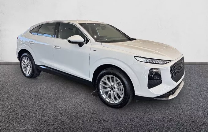 AUDI Q3 Sportback e-hybrid 272 ch S tronic 6 Advanced extérieur trois quart avant droit 6934