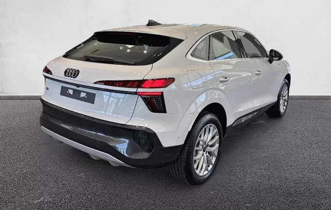 AUDI Q3 Sportback e-hybrid 272 ch S tronic 6 Advanced extérieur trois quart arrière droit 6934