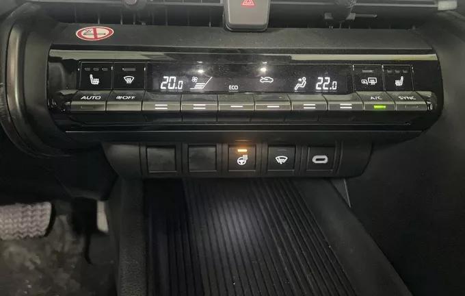 TOYOTA C-HR Hybride 200 Design photo 14 1102687