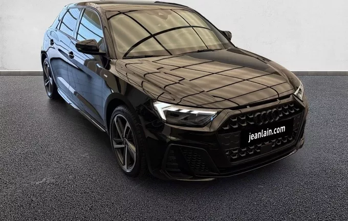 AUDI A1 Sportback 35 TFSI 150 ch S tronic 7 S Line extérieur trois quart avant droit 9404