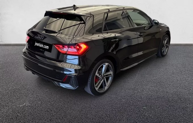 AUDI A1 Sportback 35 TFSI 150 ch S tronic 7 S Line extérieur trois quart arrière droit 9404