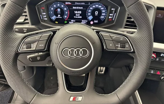 AUDI A1 Sportback 35 TFSI 150 ch S tronic 7 S Line photo 12 9404