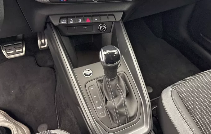 AUDI A1 Sportback 35 TFSI 150 ch S tronic 7 S Line photo 13 9404