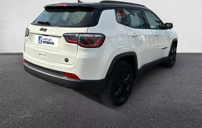 JEEP COMPASS 1.4 I MultiAir II 140 ch BVM6 Brooklyn Edition extérieur trois quart arrière droit 560921