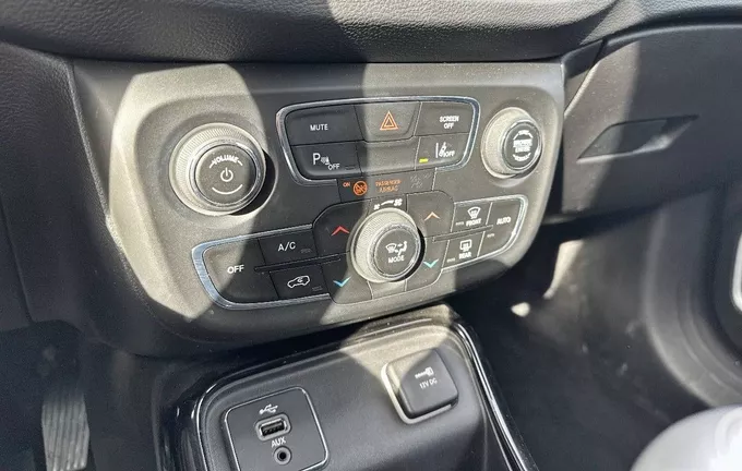JEEP COMPASS 1.4 I MultiAir II 140 ch BVM6 Brooklyn Edition photo 14 560921