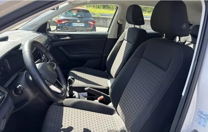 VOLKSWAGEN T-CROSS 1.0 TSI 95 Start/Stop BVM5 Life Tech extérieur trois quart arrière droit 2128012