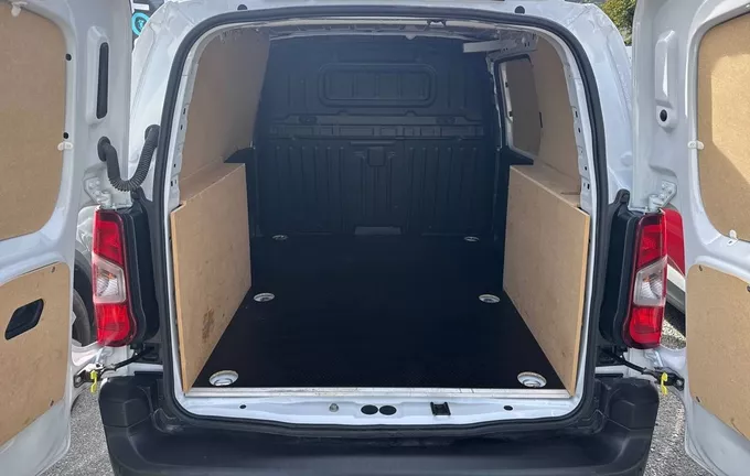 OPEL COMBO CARGO M 600 KG PURETECH 110 S&S BVM6 extérieur arrière 946431