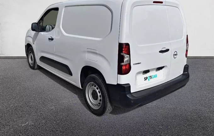 OPEL COMBO CARGO M 600 KG PURETECH 110 S&S BVM6 extérieur trois quart arrière gauche 946431