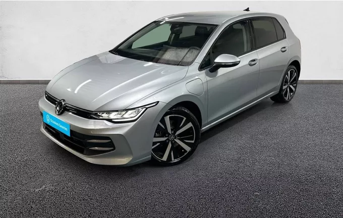 VOLKSWAGEN GOLF 1.5 eHybrid 204 DSG6 VW Edition extérieur trois quart avant gauche 2124740