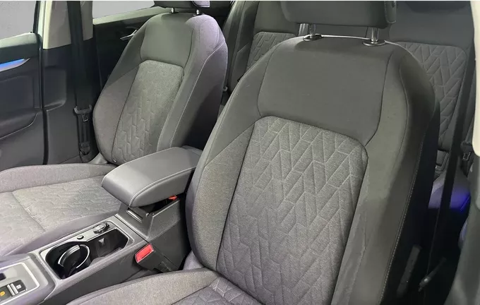 VOLKSWAGEN GOLF 1.5 eHybrid 204 DSG6 VW Edition extérieur trois quart arrière droit 2124740
