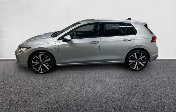 VOLKSWAGEN GOLF 1.5 eHybrid 204 DSG6 VW Edition extérieur trois quart arrière gauche 2124740