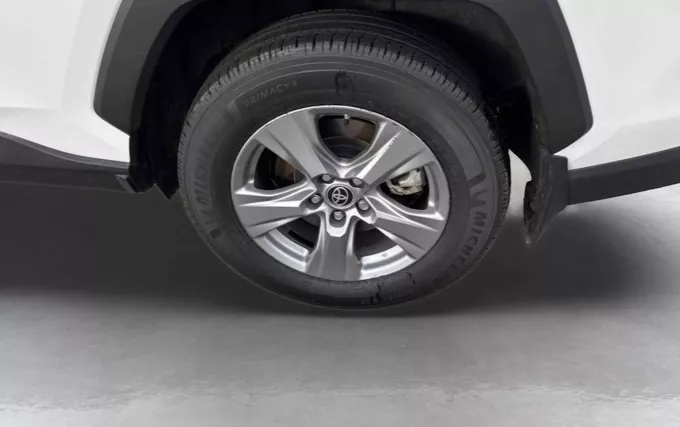 TOYOTA RAV4 Hybride Pro 222 ch AWD-i Dynamic Business + "Beyond Zero Academy" photo 9 1103978
