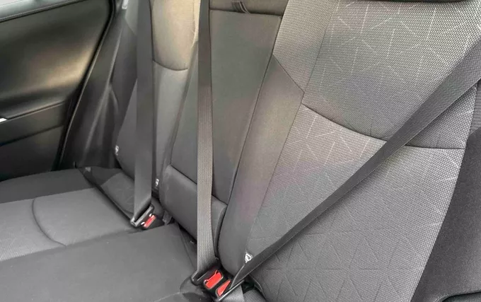 TOYOTA RAV4 Hybride Pro 222 ch AWD-i Dynamic Business + "Beyond Zero Academy" photo 15 1103978