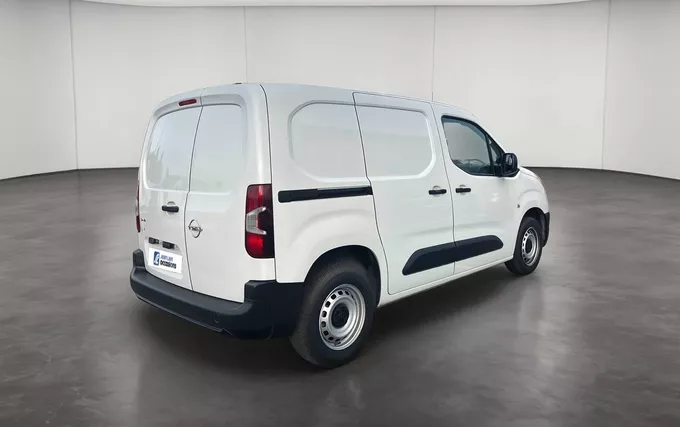OPEL COMBO CARGO M 650 KG PURETECH 110 S&S BVM6 extérieur trois quart arrière droit 946429