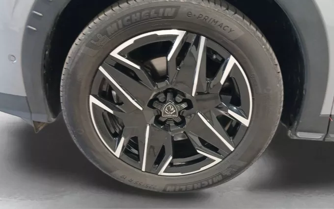 PEUGEOT 5008 Hybrid 145 ch e-DCS6 Allure photo 9 946674