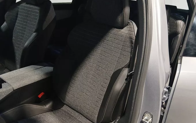 PEUGEOT 5008 Hybrid 145 ch e-DCS6 Allure photo 11 946674