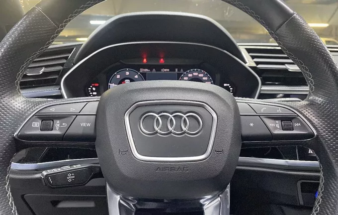 AUDI Q3 35 TDI 150 ch S line photo 12 2127200