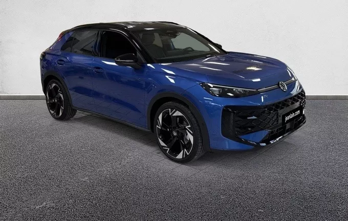 VOLKSWAGEN T-ROC 1.5 eTSI EVO2 Hybrid 150 ch DSG7 R-Line extérieur trois quart avant droit 9654