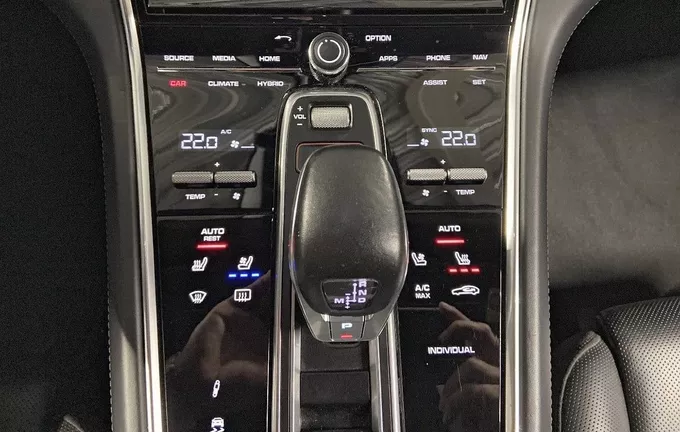 PORSCHE PANAMERA Turbo S V8 4.0 680 PDK Hybrid Sport Turismo photo 14 2123875