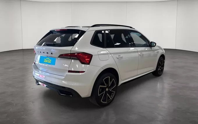SKODA KAMIQ 1.0 TSI Evo 110 ch BVM6 Monte-Carlo extérieur trois quart arrière droit 213703