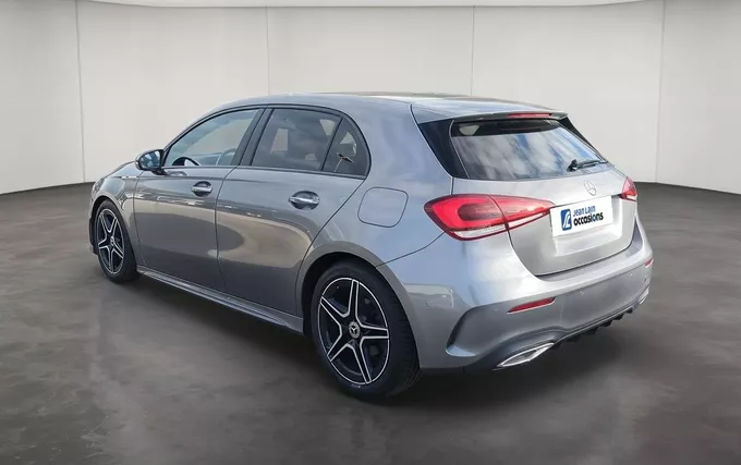 MERCEDES CLASSE A 180 d 8G-DCT AMG Line extérieur trois quart arrière gauche 2133339