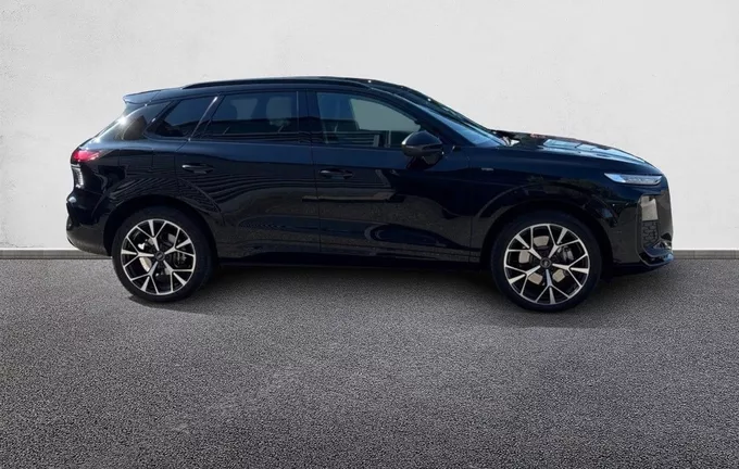 AUDI Q3 HYBRIDE Q3 e-hybrid 272 ch S tronic 6 S line extérieur côté droit 7912