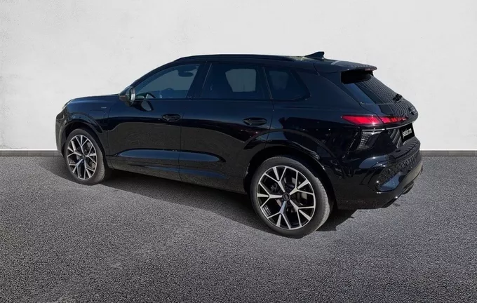 AUDI Q3 HYBRIDE Q3 e-hybrid 272 ch S tronic 6 S line extérieur trois quart arrière gauche 7912