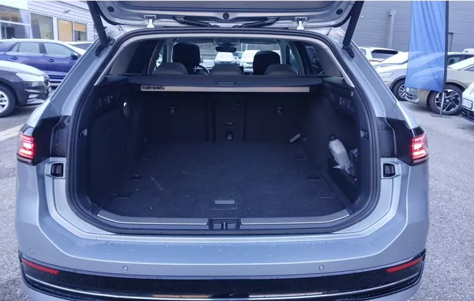 VOLKSWAGEN PASSAT 1.5 eTSI OPF 150 DSG7 Elegance photo 14 2123178