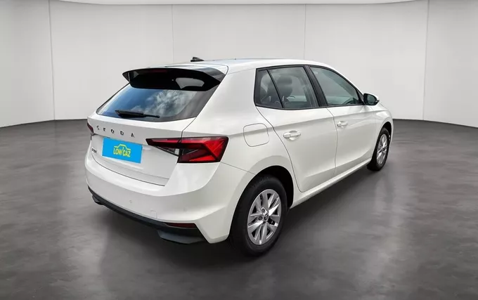 SKODA FABIA 1.0 TSI 95 ch BVM5 Ambition extérieur trois quart arrière droit 213648