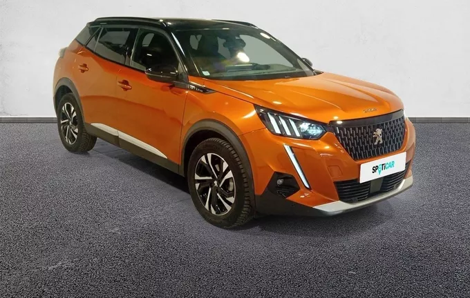 PEUGEOT 2008 PureTech 130 S&S BVM6 GT Line extérieur trois quart avant droit 2129174