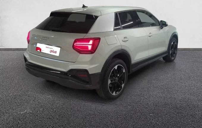 AUDI Q2 35 TFSI 150 S tronic 7 S line extérieur trois quart arrière droit 2124025
